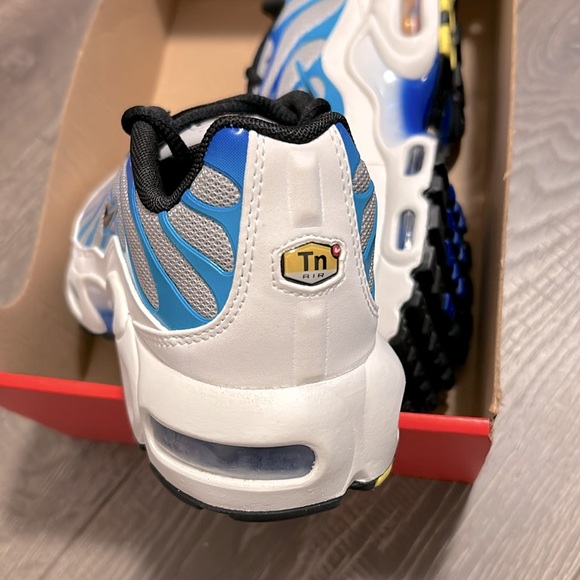Nike air max plus youth shoes - Picture 5 of 7